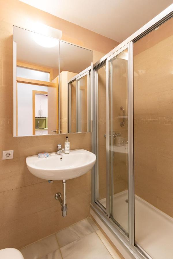 Goles Courtyard With Parking By Valcambre Apartamento Sevilla Exterior foto