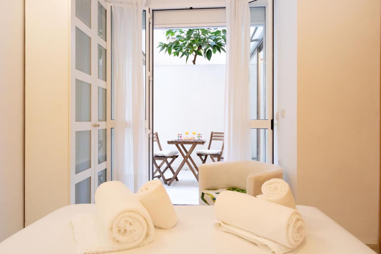 Goles Courtyard With Parking By Valcambre Apartamento Sevilla Exterior foto