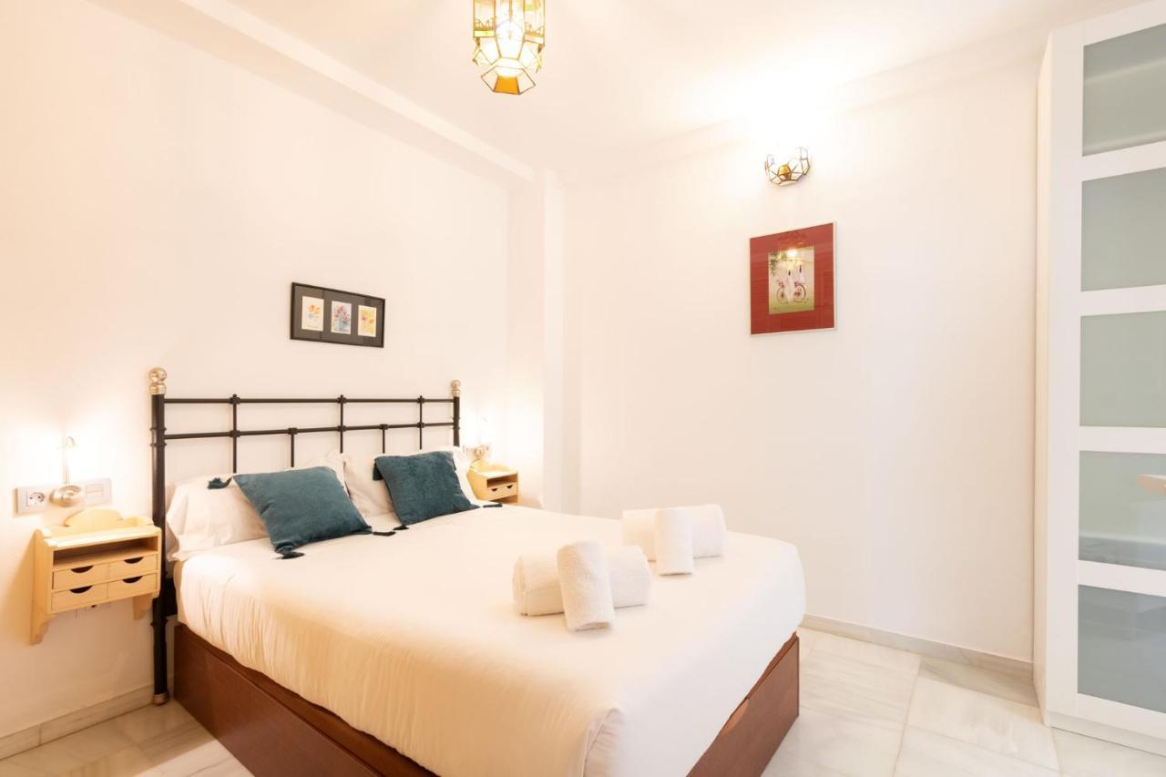 Goles Courtyard With Parking By Valcambre Apartamento Sevilla Exterior foto
