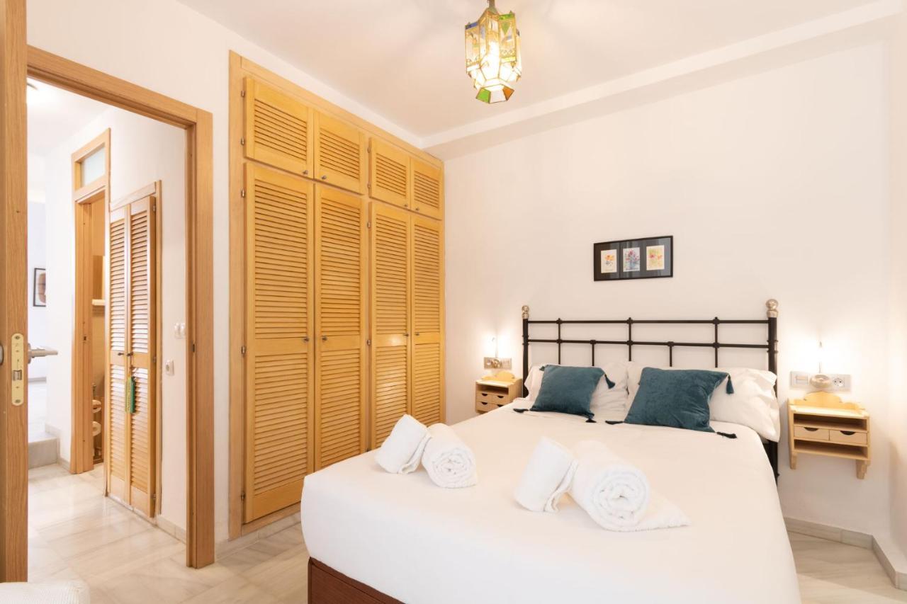 Goles Courtyard With Parking By Valcambre Apartamento Sevilla Exterior foto