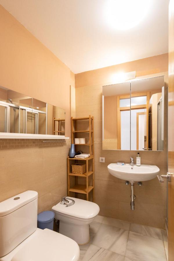 Goles Courtyard With Parking By Valcambre Apartamento Sevilla Exterior foto